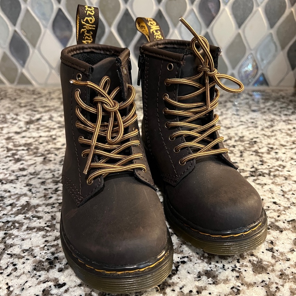 Dr. Martens Kid's Collection 1460 US size 9 toddler
